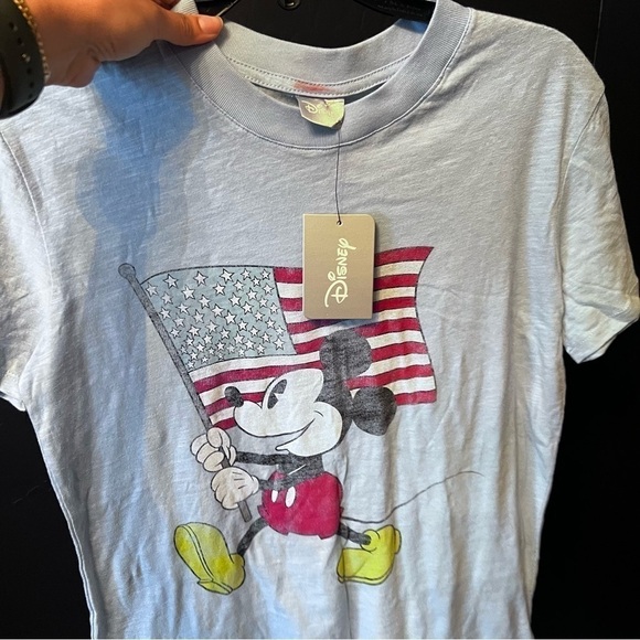 NWT Disney Tee shirt Mickey Flag Size:S - Picture 8 of 8
